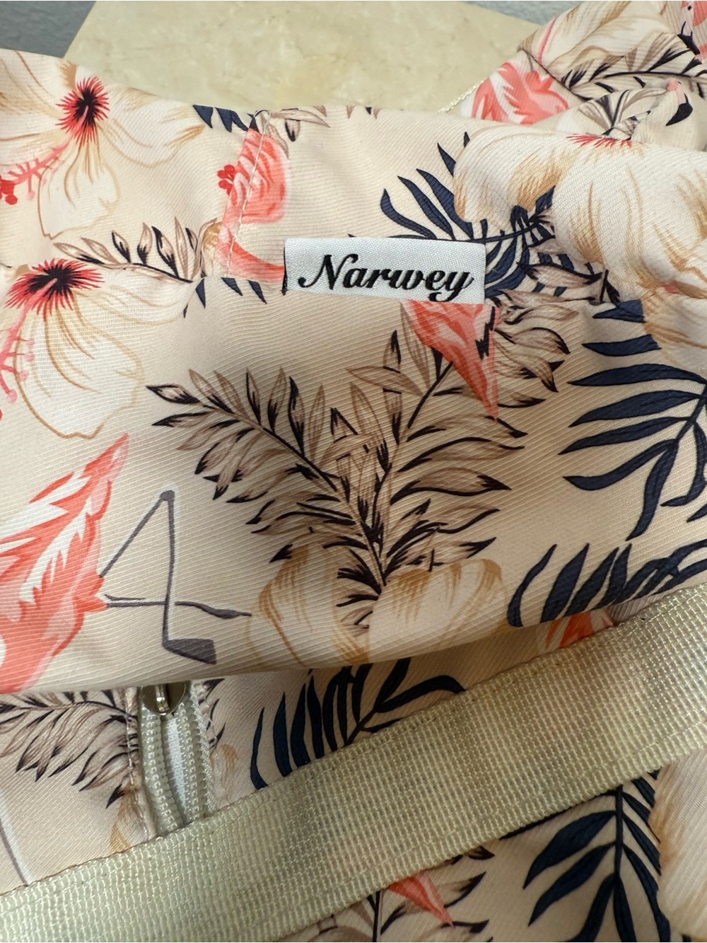 Narwey Beige Flamingo Foldable Travel Duffel Bag. Tropical flamingos & hibiscus. - Picture 13 of 15